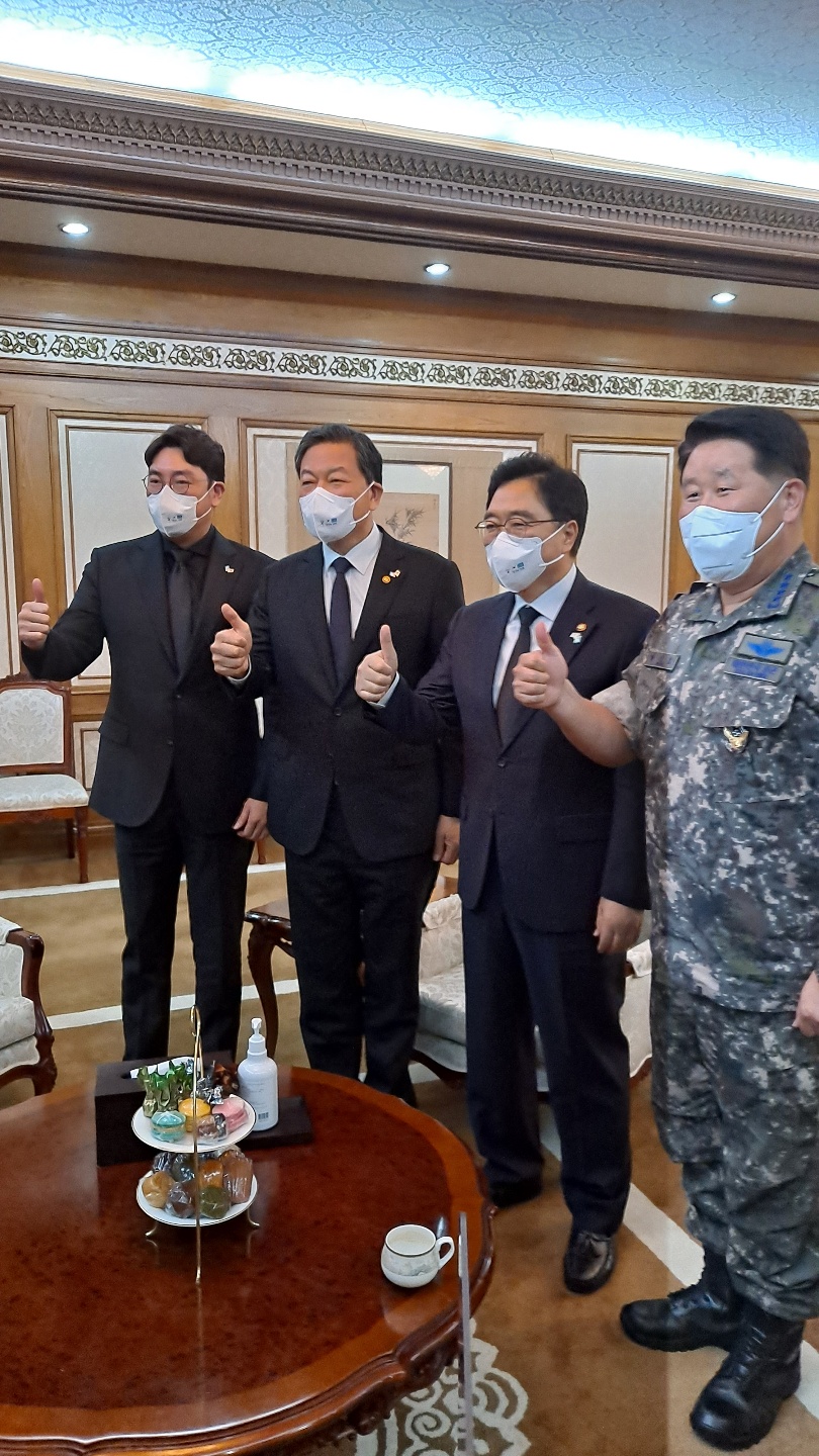 특사단 출발.jpg