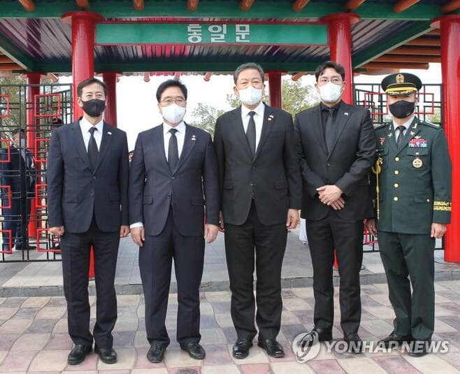 크즐오르다 묘역 (2).jpg